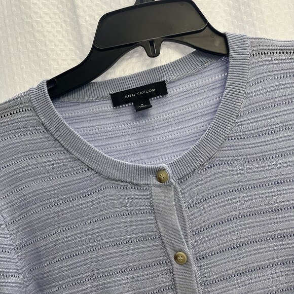 Ann Taylor Women’s Blue 70% Silk Cardigan Sweater Medium Classic Spring - Picture 2 of 9